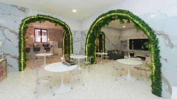 Room | In-room dining