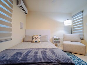 1 bedroom, iron/ironing board, Internet, bed sheets - El Apartamento Nuestro (Isabela city)