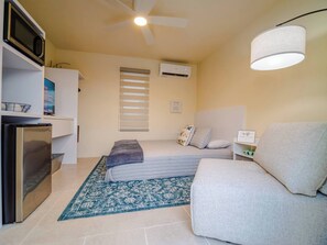 1 habitación, tabla de planchar con plancha, internet y ropa de cama 