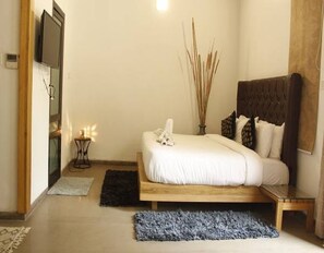 Desk, laptop workspace, free WiFi - Ayatti By Caparo (Greater Noida)