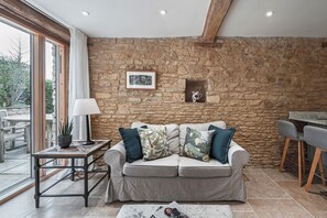 TV -  Beautiful one bedroom barn in the rural hamlet of North Wraxall (North Wraxall)