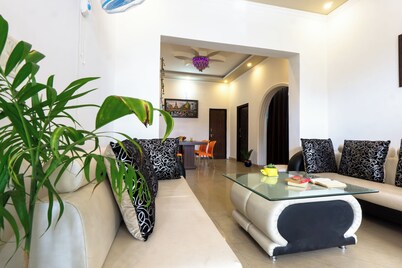 Peaceful 3-bedroomand kitchen building with AC in charming Dehradun