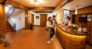 Reception - Ferienhof Alte Post (Gitschtal)
