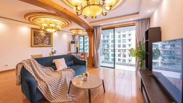 Kamar Keluarga, 1 Tempat Tidur Queen, Bebas Asap Rokok, pemandangan kota | Ruang keluarga