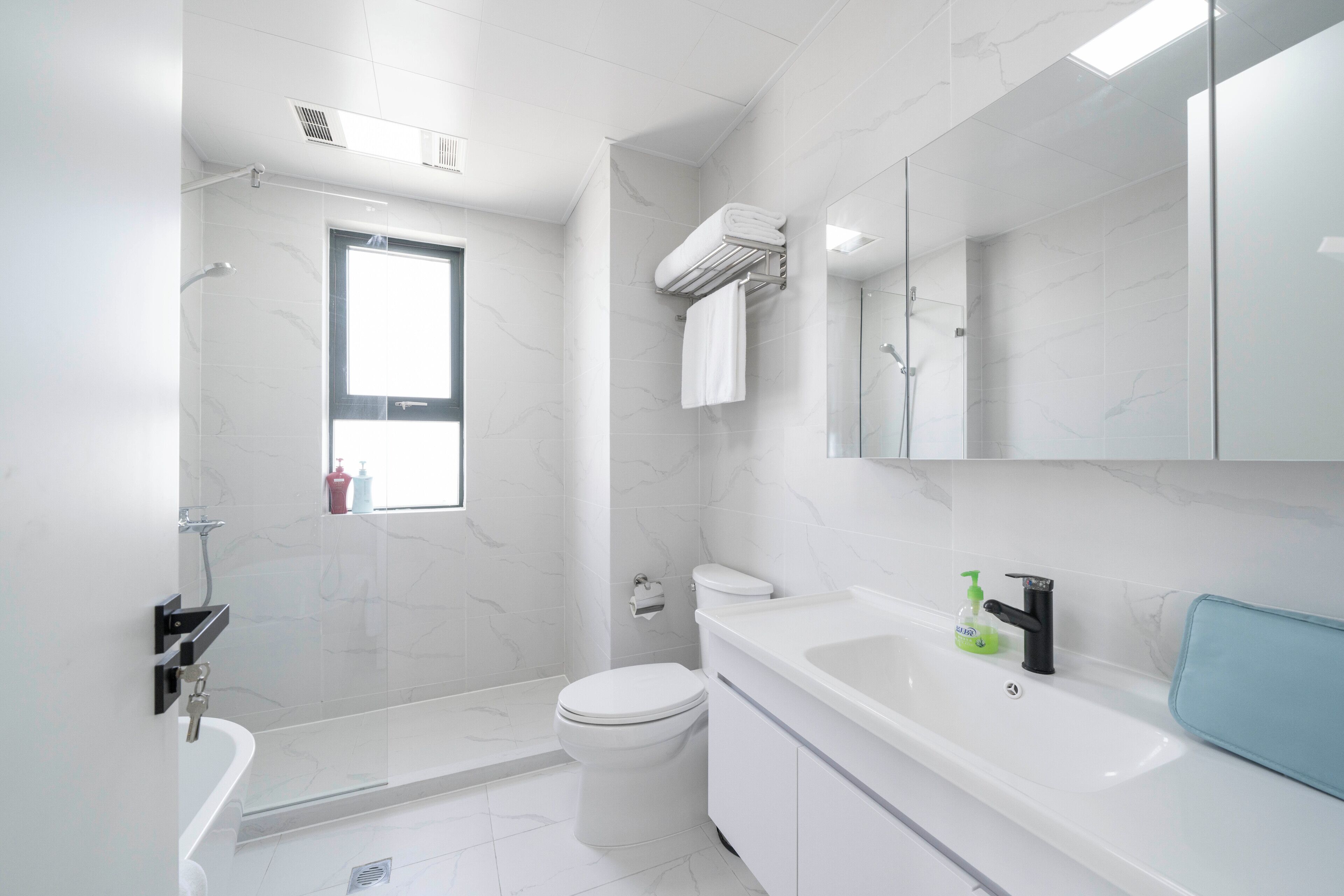 Chậu rửa trong phòng tắm