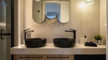 Apartment, Stadtblick | Badezimmer