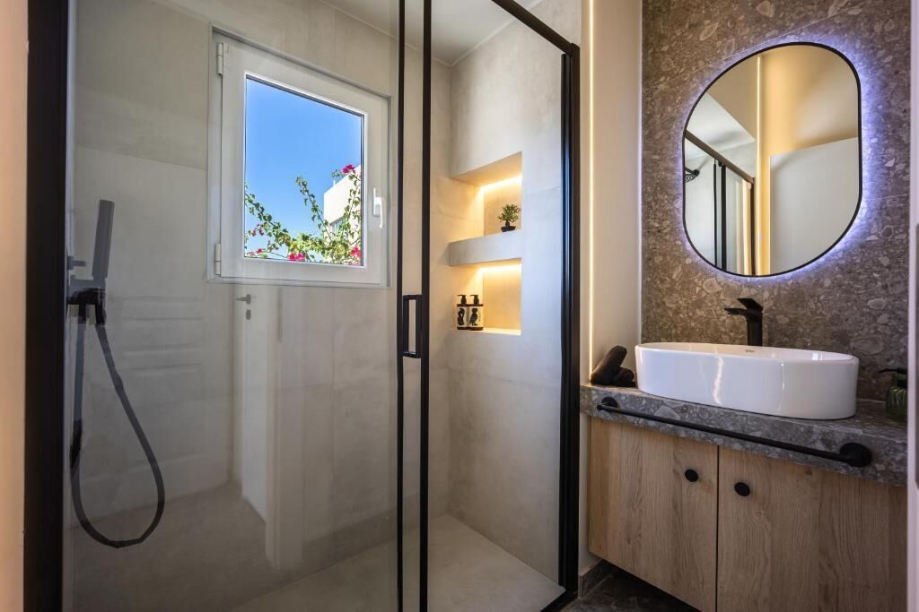 Double Room, City View | Bathroom