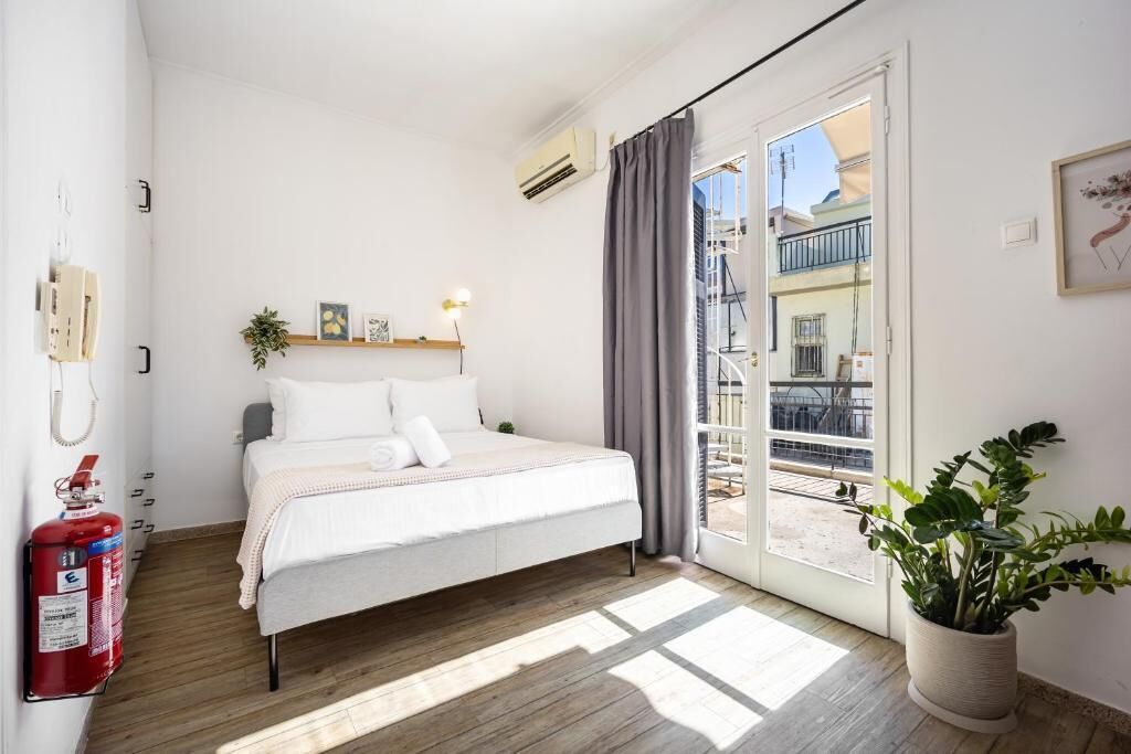 Habitación doble, vistas a la ciudad | Ropa de cama hipoalergénica, tabla de planchar con plancha, wifi gratis