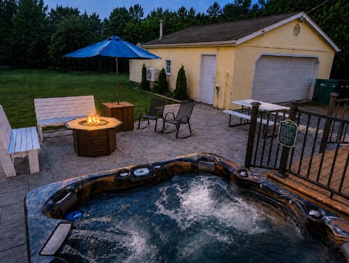 Hot Tub | Outdoor Living | Game Room | Coffee Bar