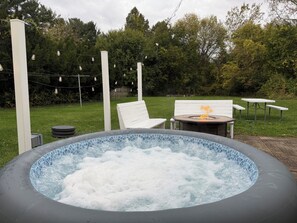 Bañera de hidromasaje exterior