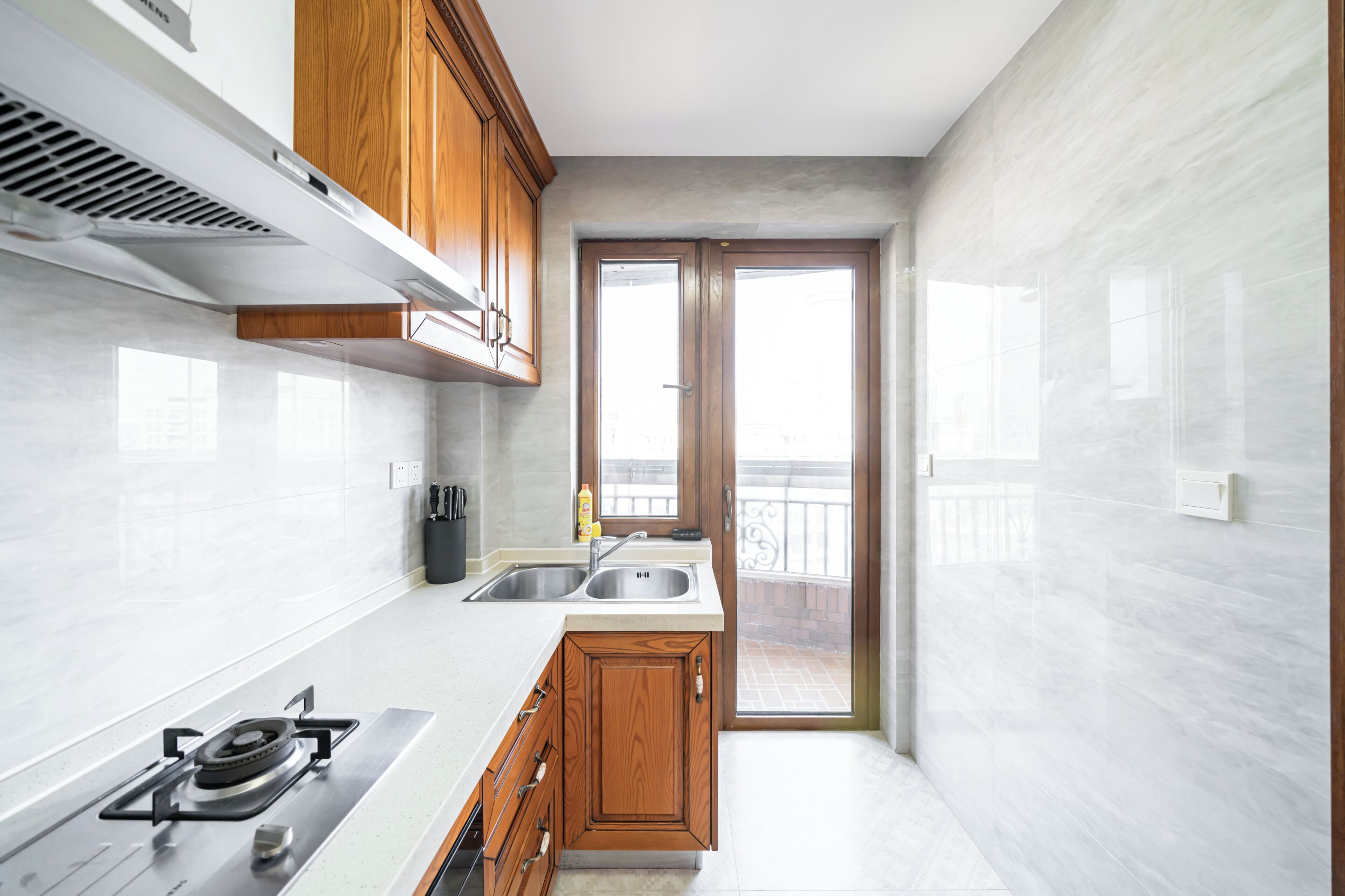 Family Suite, Kitchen, City View | Private kitchen | Fridge, microwave, stovetop, rice cooker
