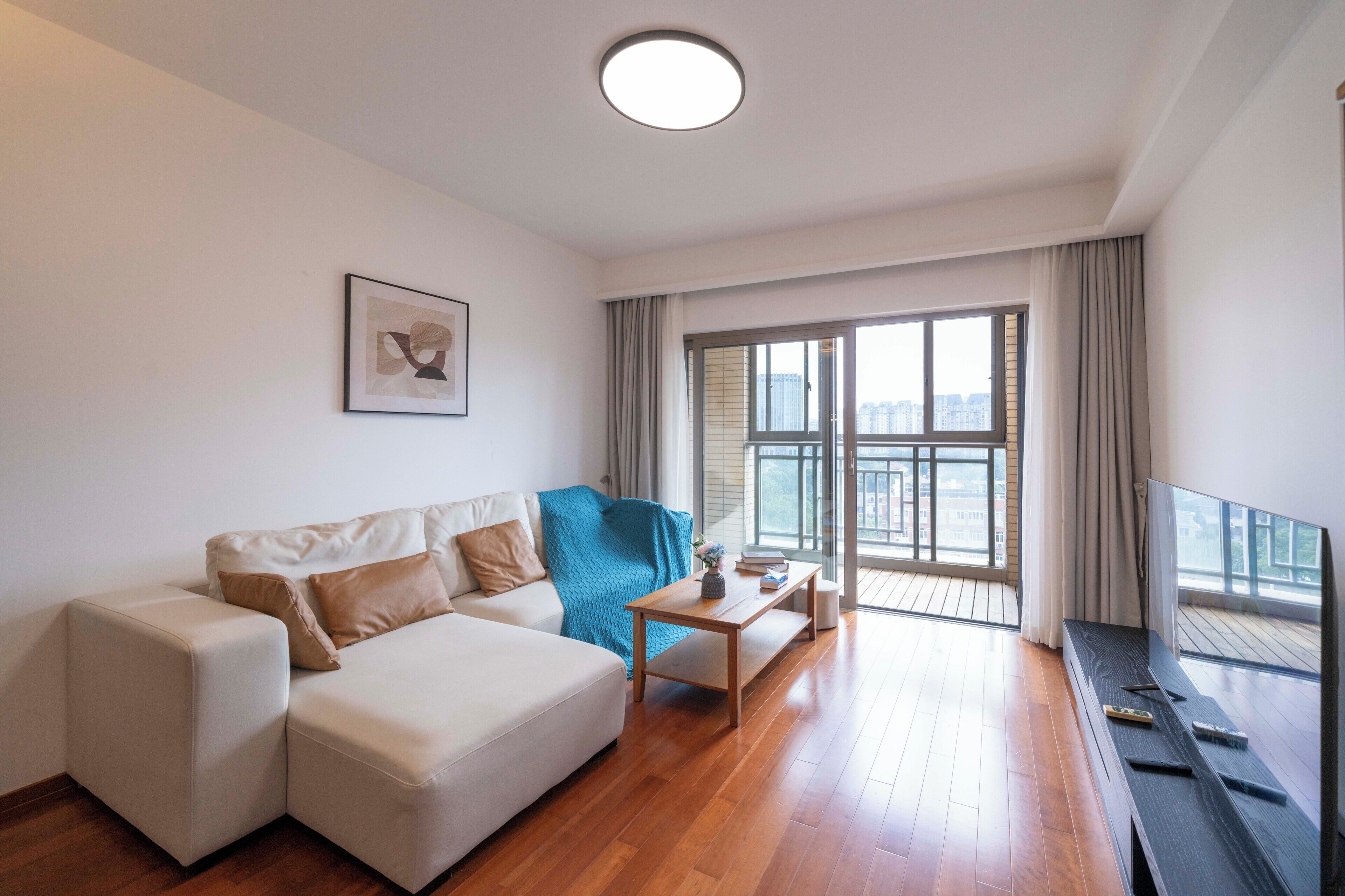 Superior Suite, 2 Bedrooms, Non Smoking, City View | Living area