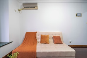 Family Suite, 1 Bedroom, Non Smoking, City View | Interior