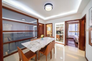 Superior Suite, 3 Bedrooms, Non Smoking, City View | Dining - Tyms High Serviced Residence Gubei (Shanghai)