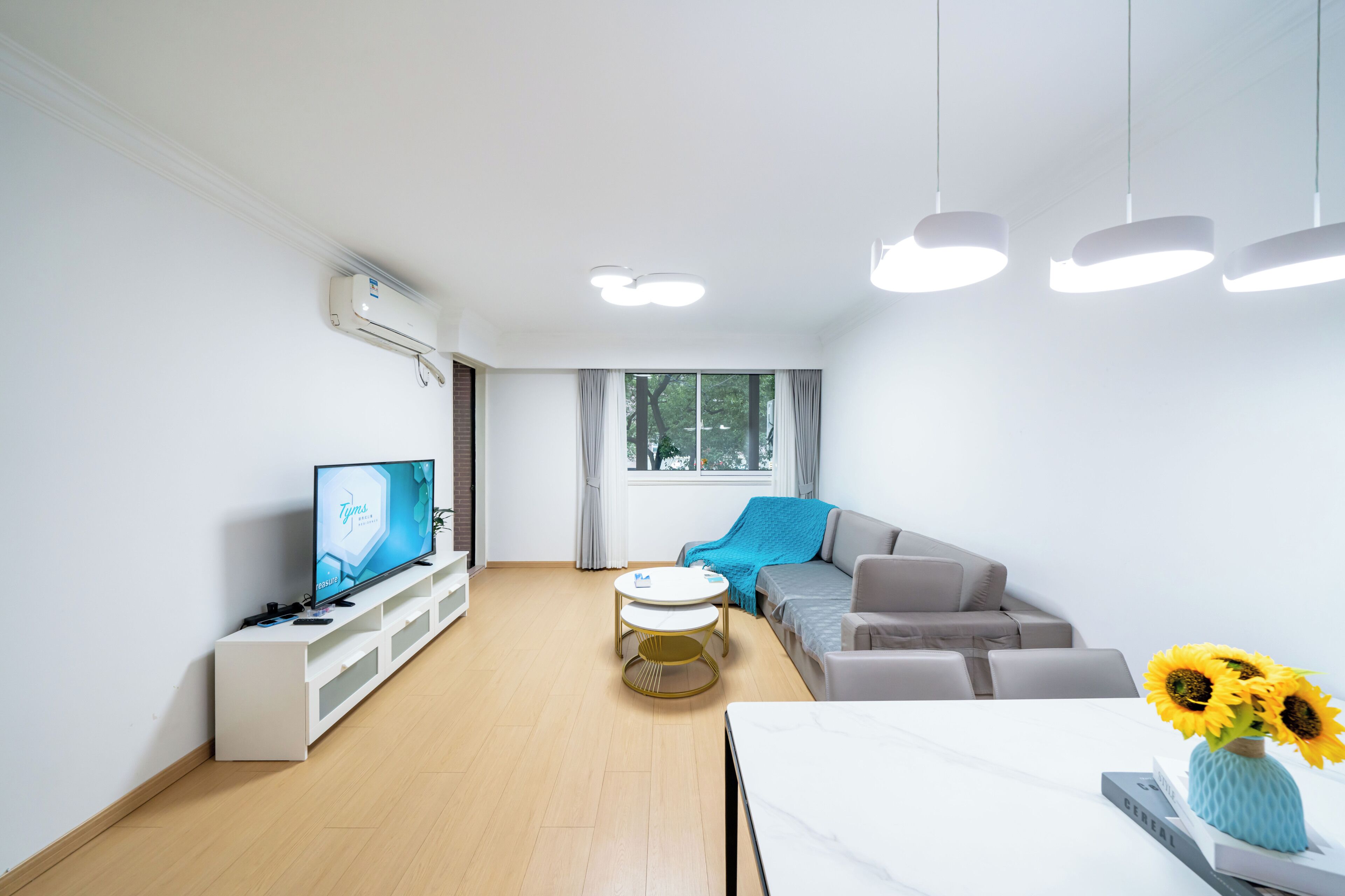 Family Suite, Multiple Beds | Living area