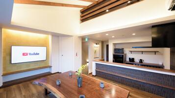 Design Villa, 3 Bedrooms | In-room dining