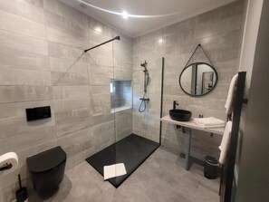 ห้องคอมฟอร์ทดับเบิล, วิวสวน | ห้องน้ำ