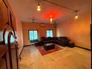 Smart TV - Stay Together,  10 Spacious Fully Furnished 2BHK Service Apartments Puducherry (Puducherry)