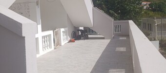 2 Bedroom Apartment with Car