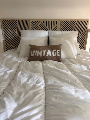 1 bedroom, internet, bed sheets