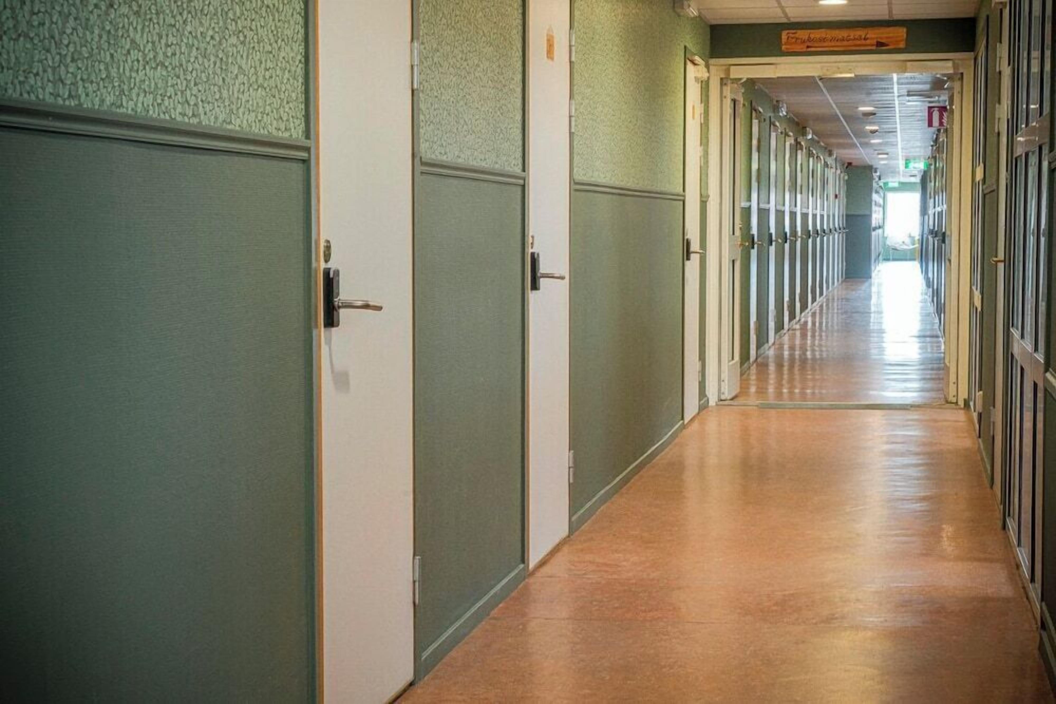 المنشأة من الداخل