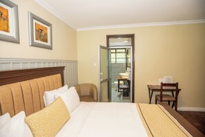 Room - Superior Room with Balcony and Garden Views in Gigiri, Cozy Stead Garden House (Nairobi)