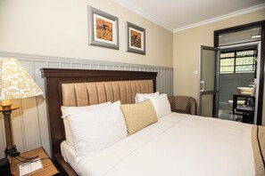 Room - Superior Room with Balcony and Garden Views in Gigiri, Cozy Stead Garden House (Nairobi)