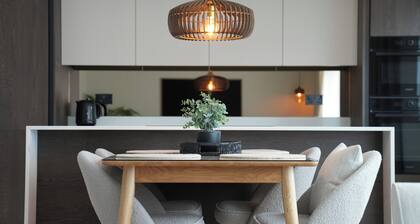 1st Floor Luxury 2-bed Apt, Sleeps 6