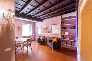 Interior - Welcome in charming loft in Campo dè Fiori (Roma)