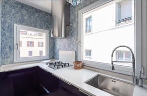 Fridge, microwave, stovetop, dishwasher - Welcome in charming loft in Campo dè Fiori (Roma)
