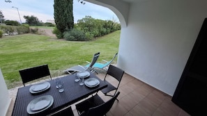Outdoor dining - Vrbo Property (Albufeira)