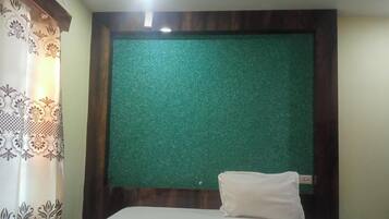 Kahden hengen comfort-huone, parveke, järvinäköala