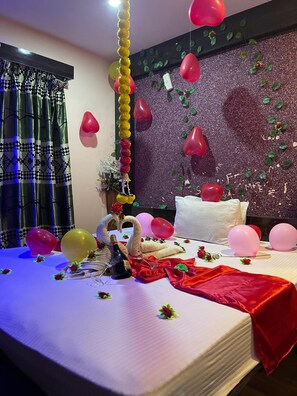 Luxury Double Room, Balcony | Spa - Domukha pali ghar  (Shivasatakshi)