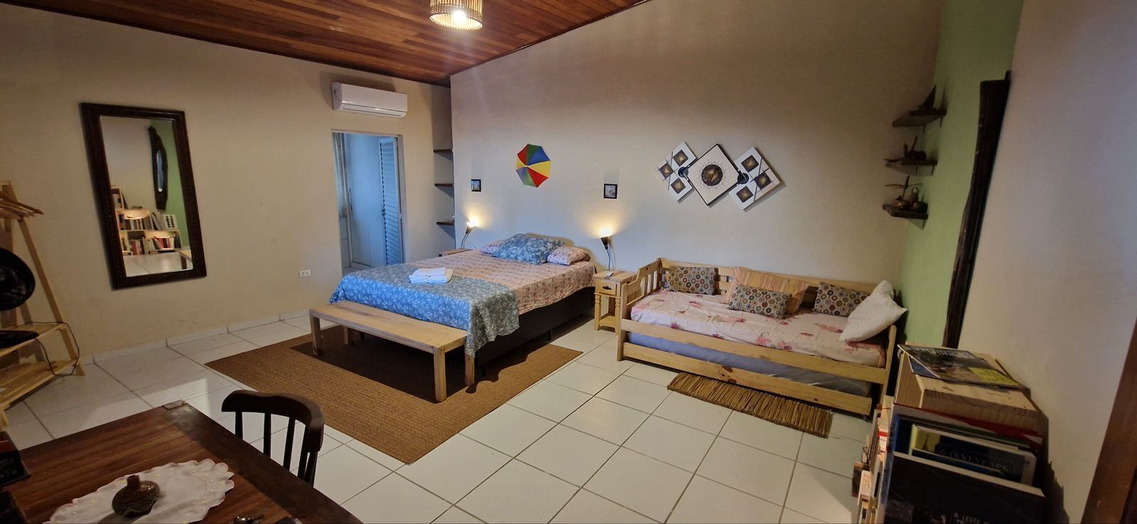 1 quarto, escrivaninha, Wi-Fi de cortesia, roupa de cama