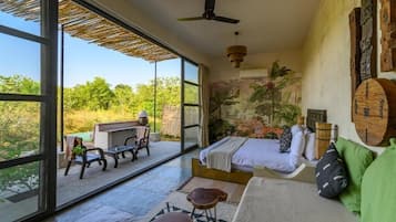 Deluxe Cabin, 1 Queen Bed, Private Bathroom, Courtyard View | Egyptian cotton sheets, premium bedding, minibar, in-room safe
