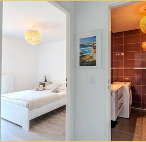 1 chambre, fer et planche à repasser, Wi-Fi, draps fournis