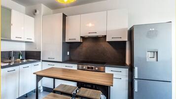 Fridge, microwave, oven, dishwasher