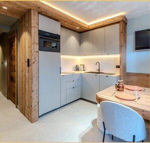 Fridge, microwave, oven, dishwasher - L'Élégance Alpine I Centre Les Gets (Les Gets)