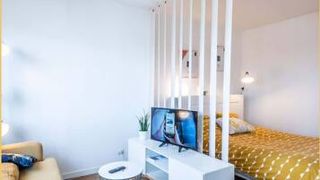 1 chambre, fer et planche à repasser, Wi-Fi, draps fournis