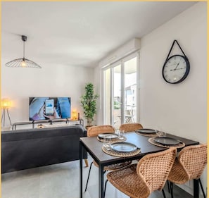 Dining - Chez Nico /T3/ Ville la Grand (Ville-la-Grand)