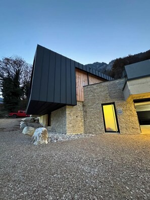 Exterior - Le Château Ambulant (La Baume)