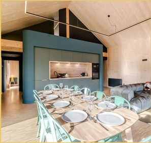 Dining - Le Château Ambulant (La Baume)