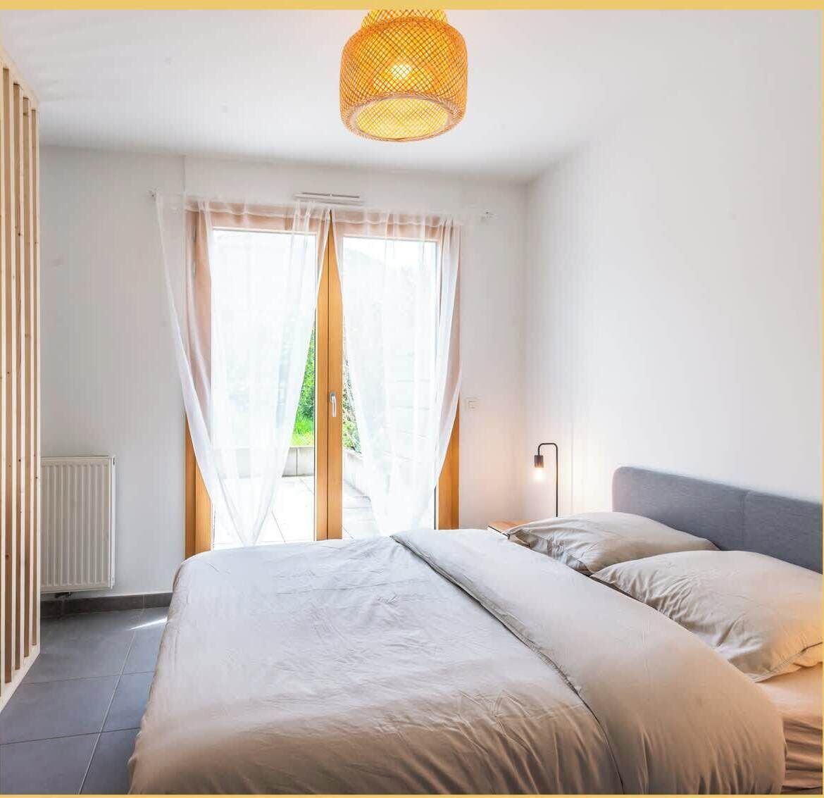 1 chambre, fer et planche à repasser, draps fournis