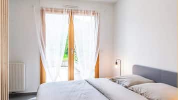 1 chambre, fer et planche à repasser, draps fournis