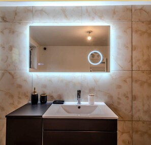 Shower, hair dryer - La Colline I T3 I Vétraz-Monthoux (Vétraz-Monthoux)