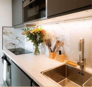Fridge, microwave, oven, stovetop