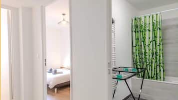 2 chambres, fer et planche Ă repasser, Wi-Fi, draps fournis