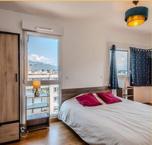 2 bedrooms, iron/ironing board, WiFi, bed sheets - Chez Sonia I T3 I Ambilly (Ambilly)
