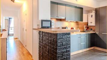 Fridge, microwave, oven, dishwasher