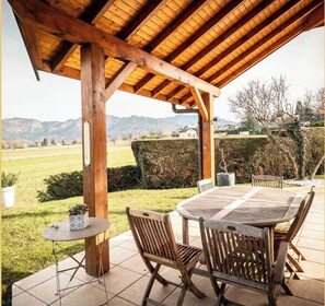 Outdoor dining - Villa T6 | Luxury | Marcellaz (Marcellaz)